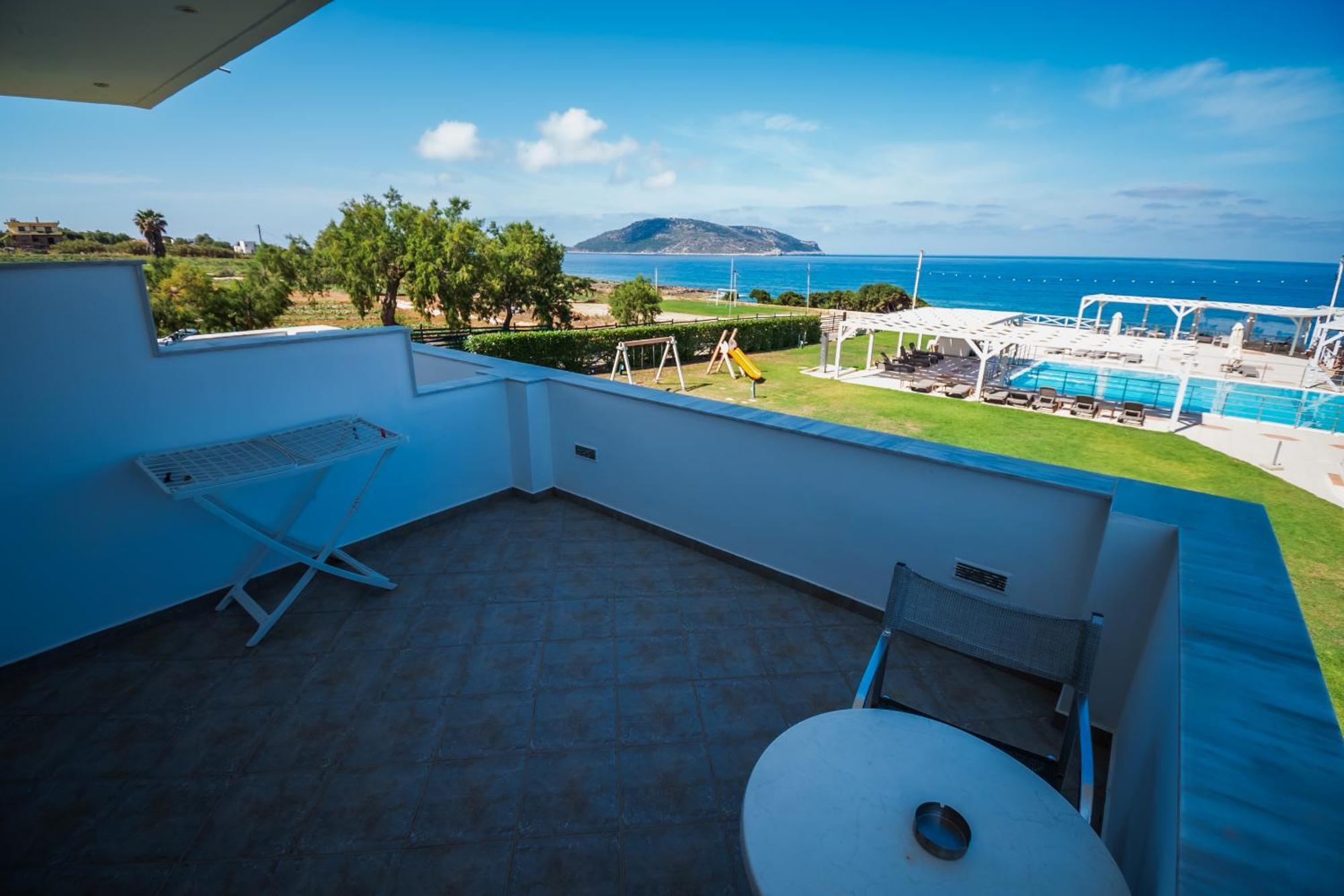 Mesogeios Hotel マラトポリス エクステリア 写真