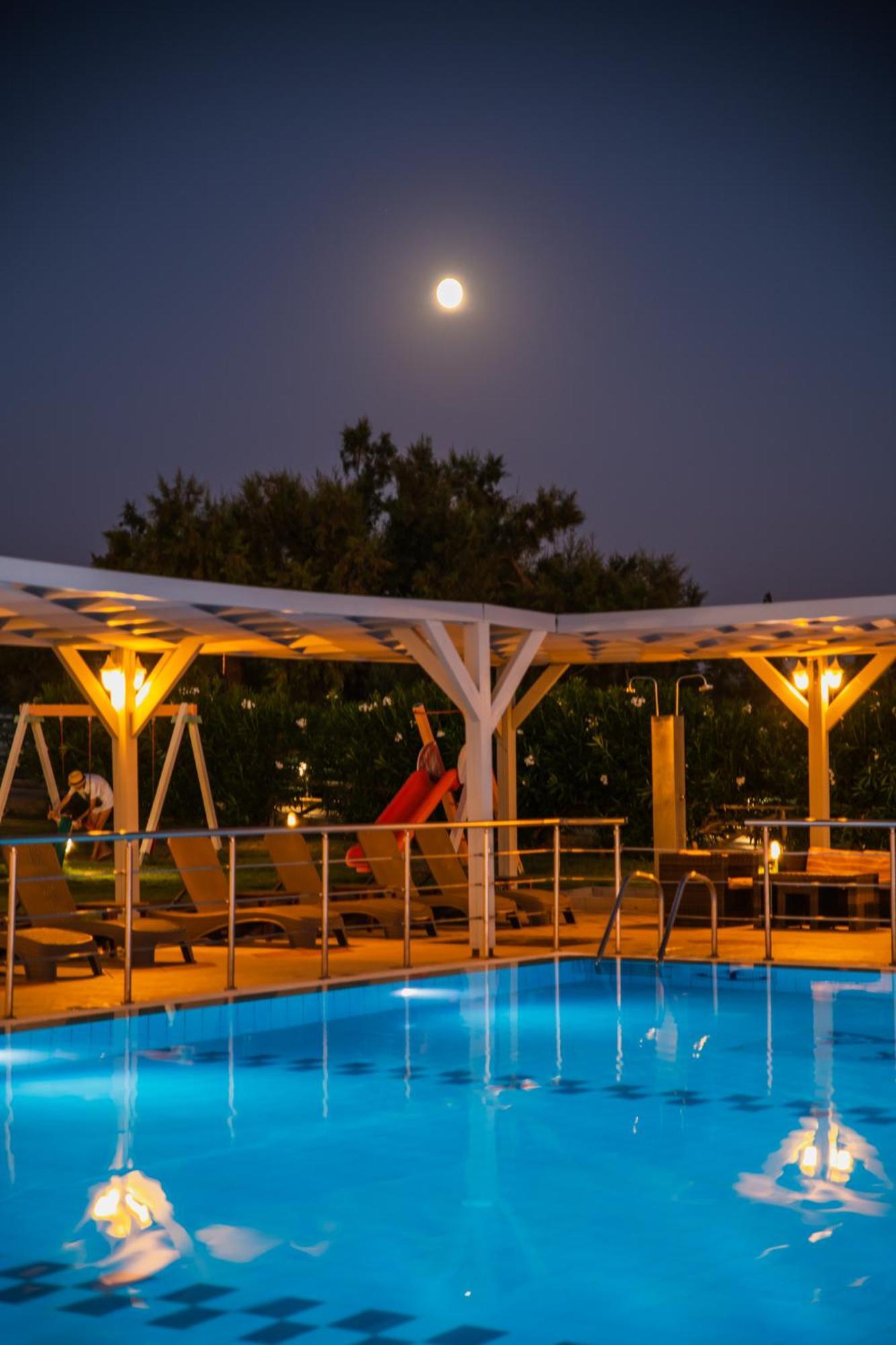 Mesogeios Hotel マラトポリス エクステリア 写真