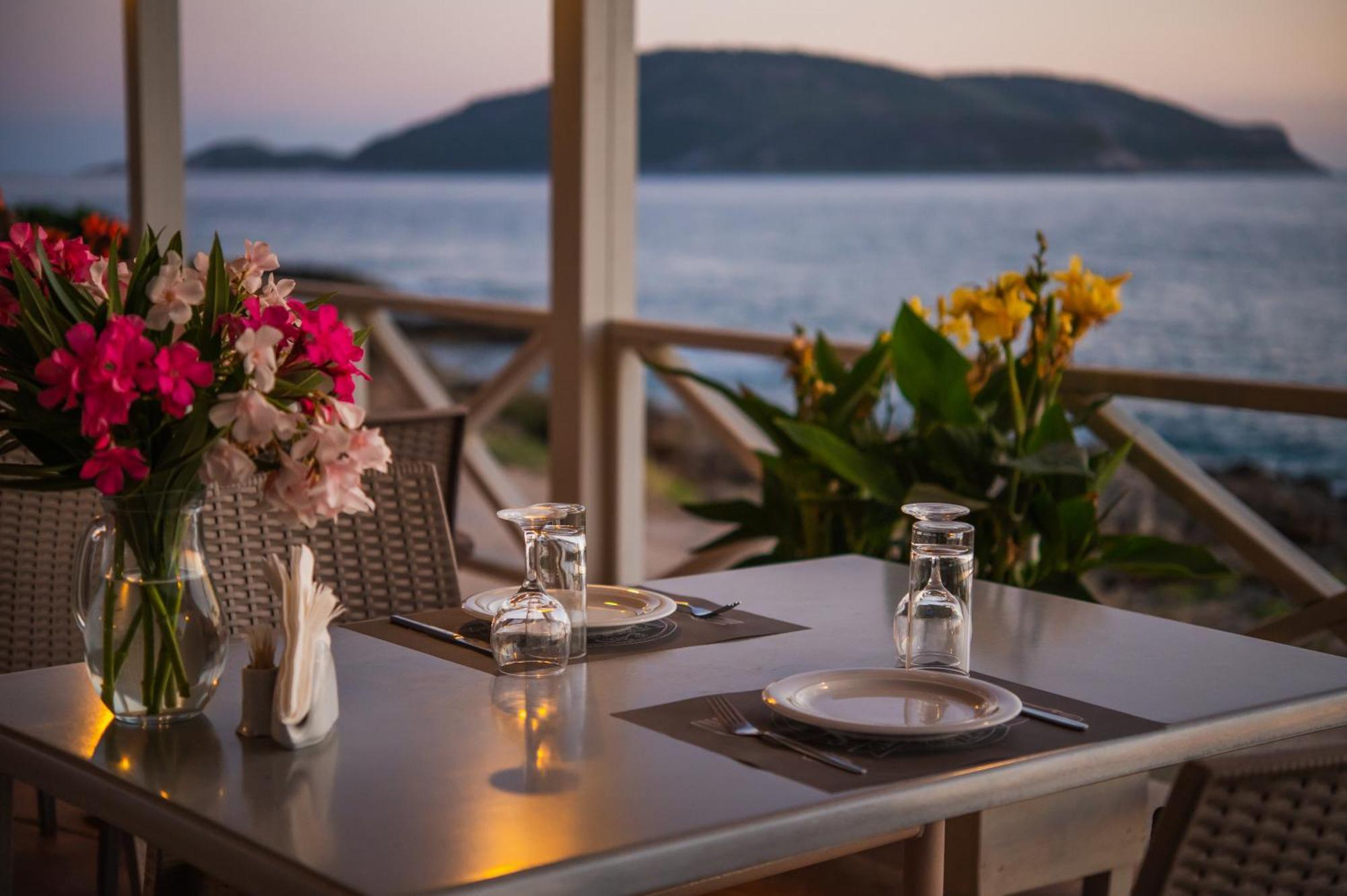 Mesogeios Hotel マラトポリス エクステリア 写真
